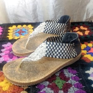 Adam Tucker Black White Stretch Flip Flop Thong Sandals Cork Wedge Platform 9M